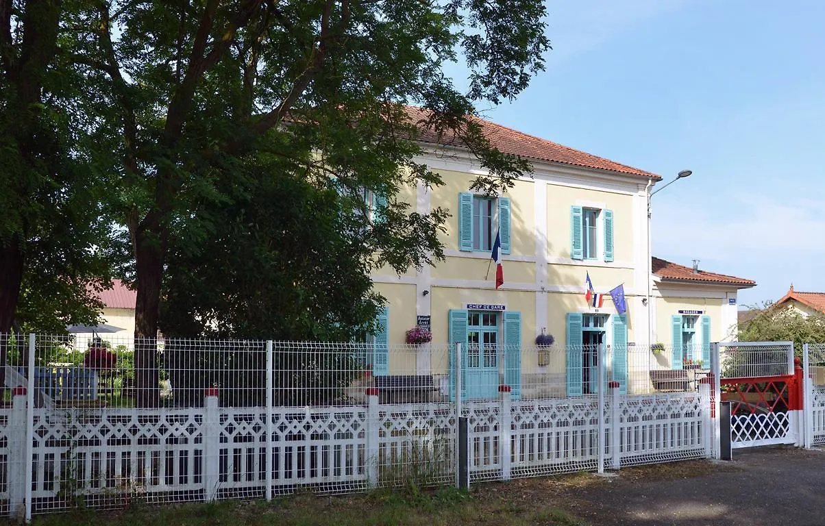 Avenue De La Gare Bed & Breakfast Riscle 0*,  France