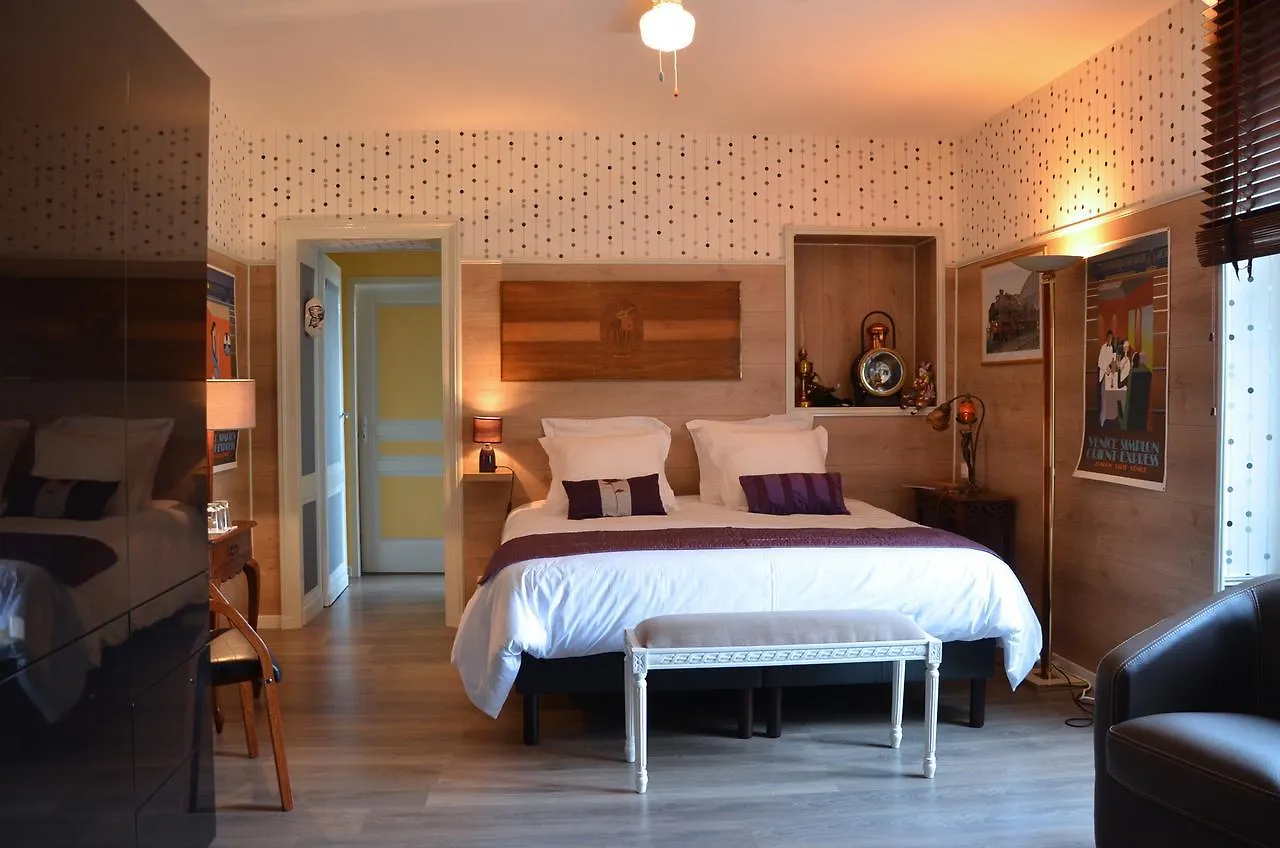 Avenue De La Gare Bed & Breakfast Riscle