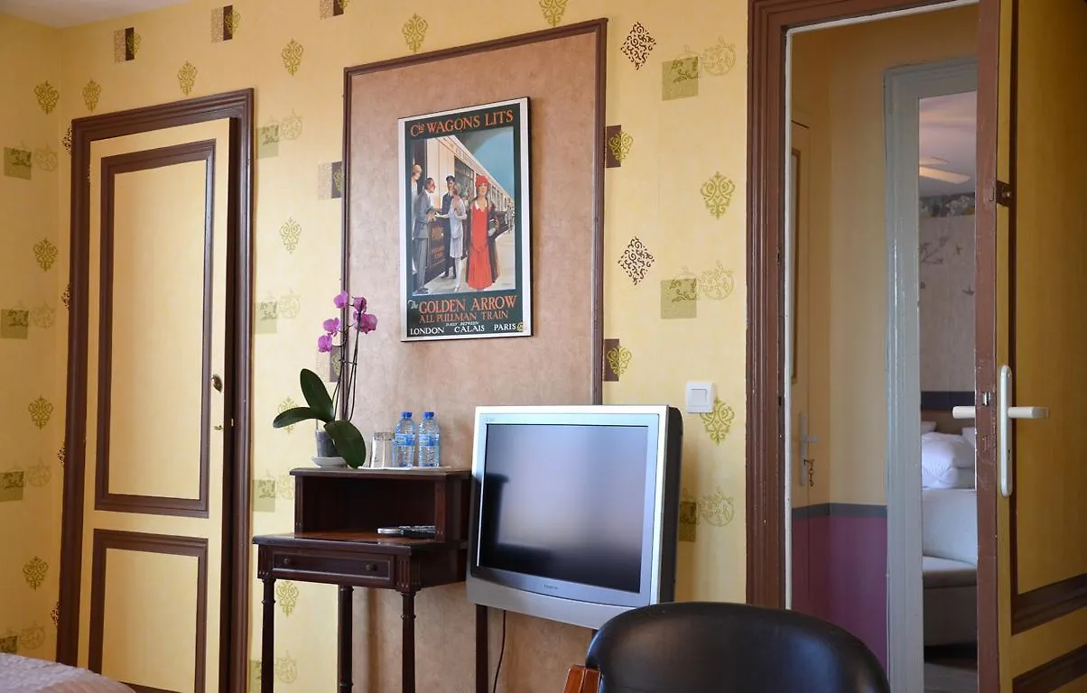 Avenue De La Gare Bed & Breakfast Riscle France